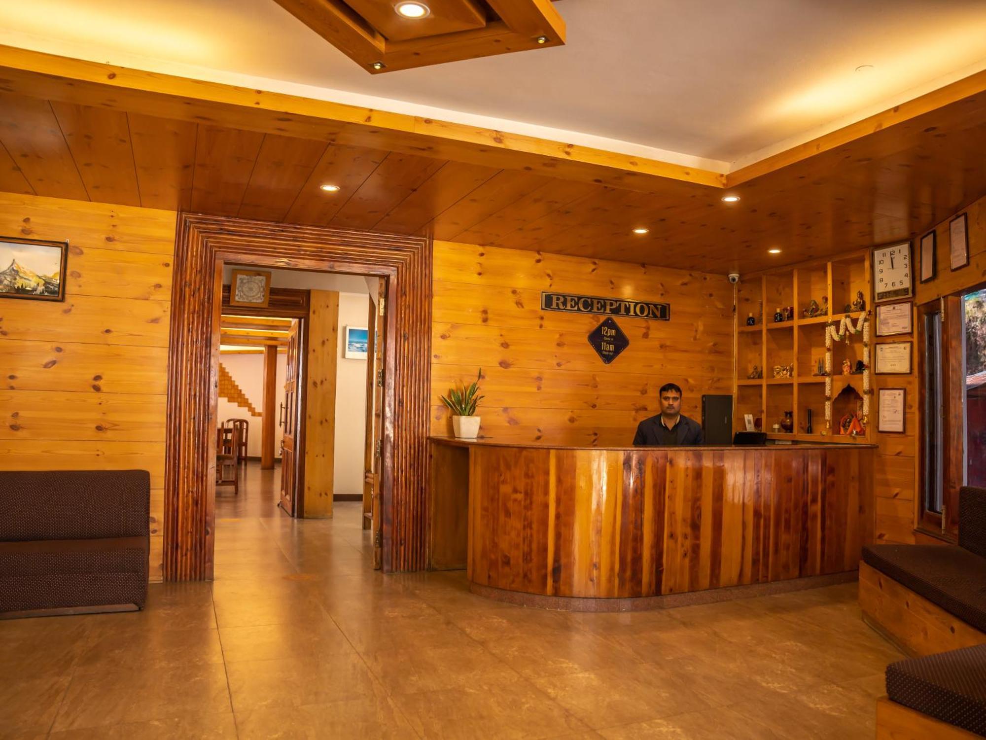 Hotel The Conifer Manāli Exterior foto