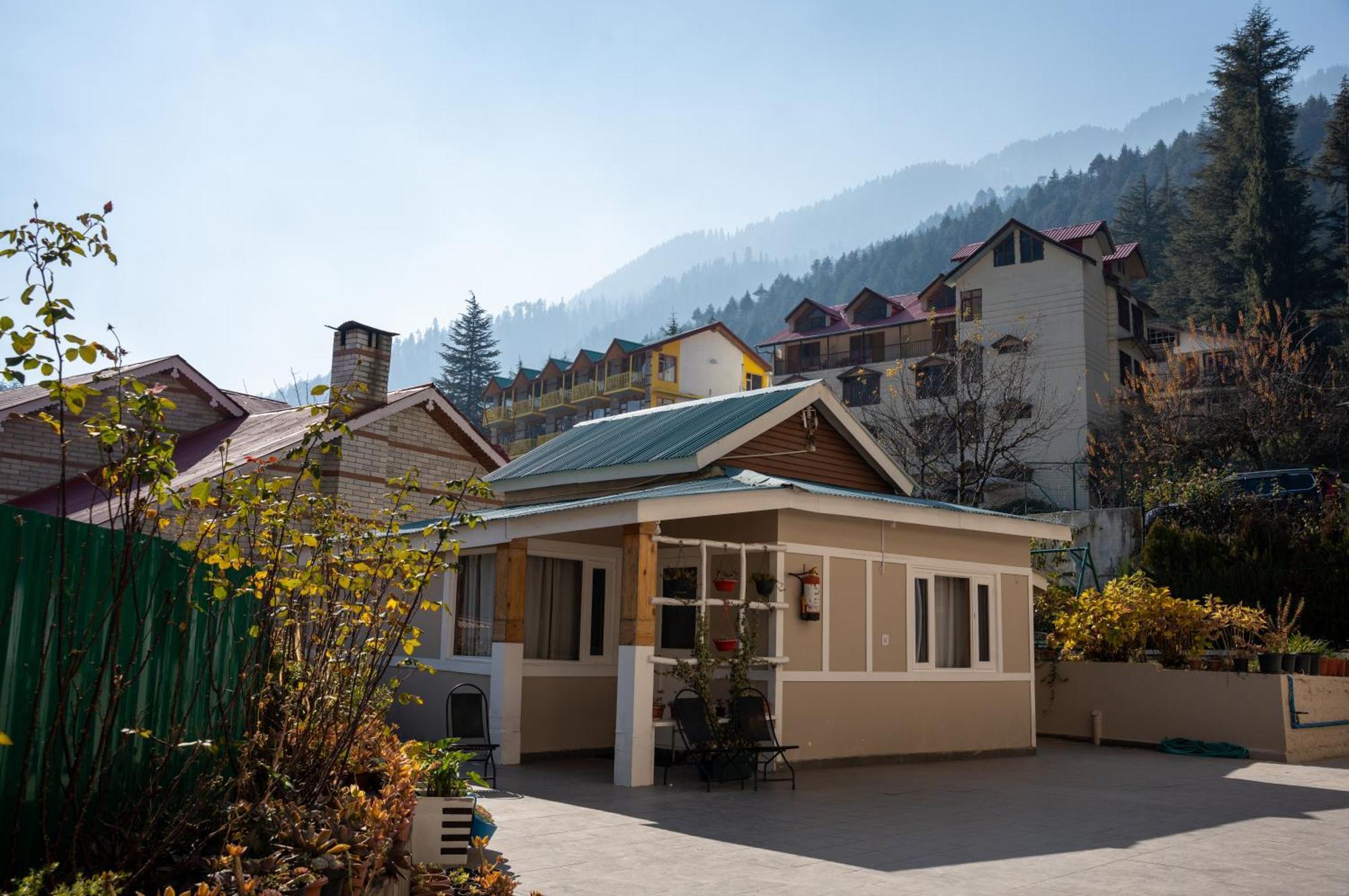 Hotel The Conifer Manāli Exterior foto